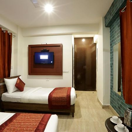 Hotel Airport Star 뉴델리 외부 사진