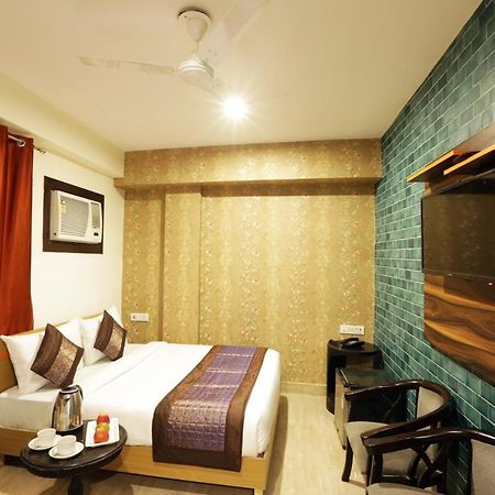 Hotel Airport Star 뉴델리 외부 사진